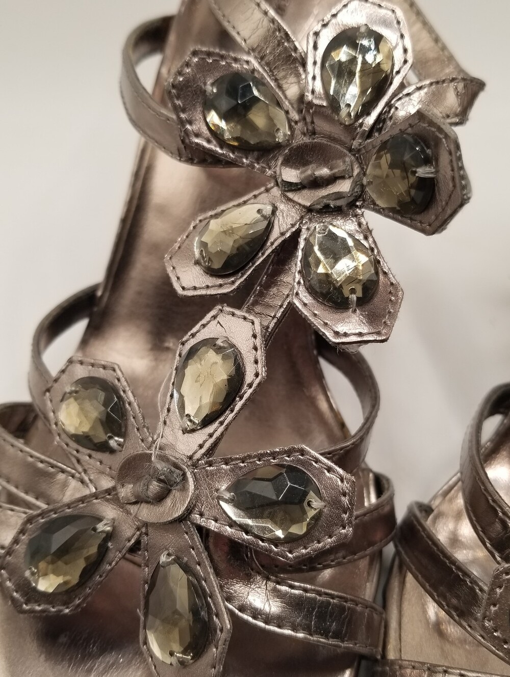 Naturalizer Metallic Floral Embellished Strappy Heels Size 7.5 - Picture 4 of 14